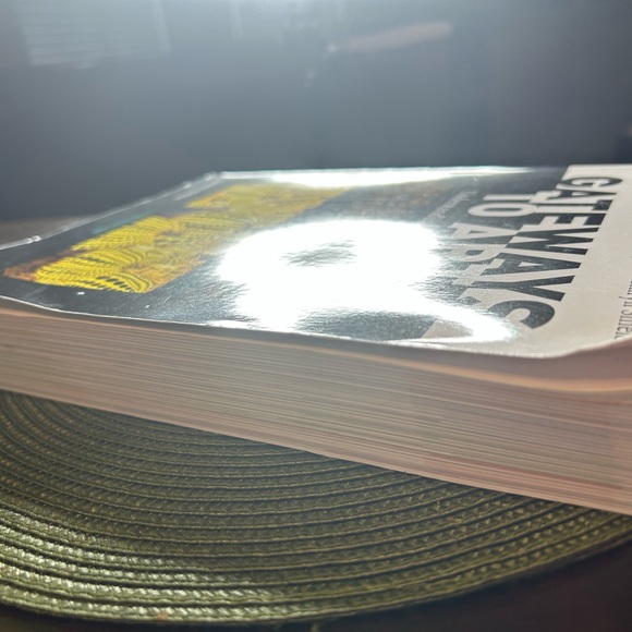 GATEWAYS TO ART
Understanding the Visual Arts
Third Edition - Picture 2 of 3